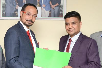 नलिब बैंकले ल्यायो बैदेशिक यात्रा स्वास्थ्य बीमा योजना