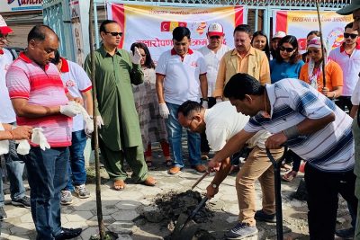 वातावरण संरक्षणका लागि महालक्ष्मी बैंकद्वारा वृक्षारोपण