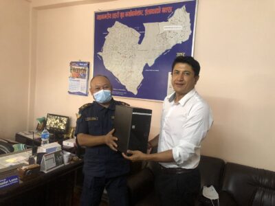 हिमालयन बैंकद्वारा महानगरीय प्रहरी वृत्त बानेश्वरलाई कम्प्युटर हस्तान्तरण