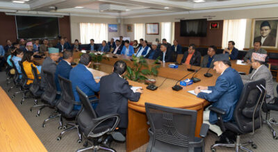 सरकार र निजी क्षेत्र मिलेर अर्थतन्त्रमा देखिएका अप्ठ्यारा हटाऔं : अर्थमन्त्री डा.महत