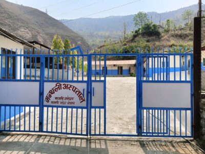 स्वास्थ्य बीमाको औषधि लिंदा रामेछापका विरामीले दोहोरो शुल्क तिर्नुपर्ने