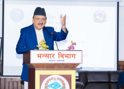व्यक्तिगत फाइदाका लागि कर्मचारीले बार्गेनिङ गर्न हुँदैन : अर्थमन्त्री डा.महत