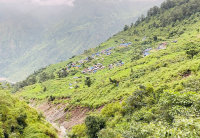 जमिन भासिँदै गएपछि खानीगाउँ पहिरोको जोखिममा