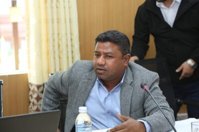 राजनीतिक दलद्वारा सांसदको भूमिका ‘प्यारालाइज’ भइरहेको छ : सांसद परियार