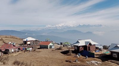 इलामका सीमावर्ती गाउँमा विद्यार्थी छन्, विद्यालय छैनन्