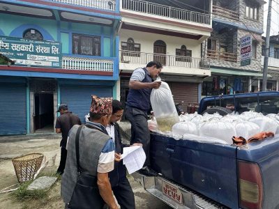 पर्वतका कृषकलाई दुई लाख माछाका भुरा वितरण