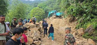 सिङ्गो डाँडा नै भासिएकाले मेची राजमार्ग खुलाउन समस्या