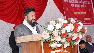 अग्रवालसहित शेयर बजारका लगानीकर्ता एमालेमा प्रवेश