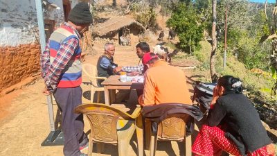 बैतडीमा टोल-टोलमै पुगेर नसर्ने रोगको परीक्षण
