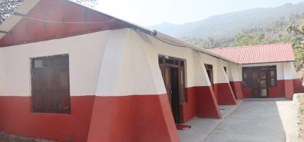 जीर्ण भवनमा जोखिम मोलेर पठनपाठन गर्नुपर्ने बाध्यता हट्यो