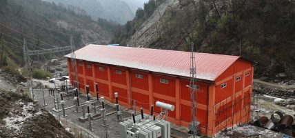 अपर ठूलोखोला जलविद्युत आयोजनाद्वारा उत्पादित विद्युत केन्द्रीय लाइनमा जोडियो