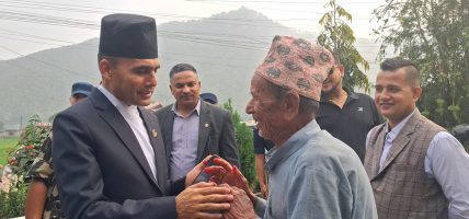 सामाजिक सञ्जालमा फैलिएका सूचना आधिकारिक हुन वा होइन भनेर चिन्न आवश्यकः सञ्चारमन्त्री