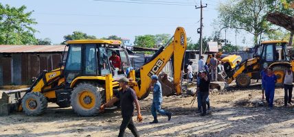 अतिक्रमित क्षेत्र खाली गराउँदै इनरुवा नगरपालिका