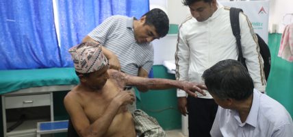 सुर्खेतमा आयोजित नबिल निःशुल्क जलन शिविरमा १९४ को उपचार