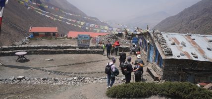 पर्यटकको पर्खाइमा थोरङ फेदी