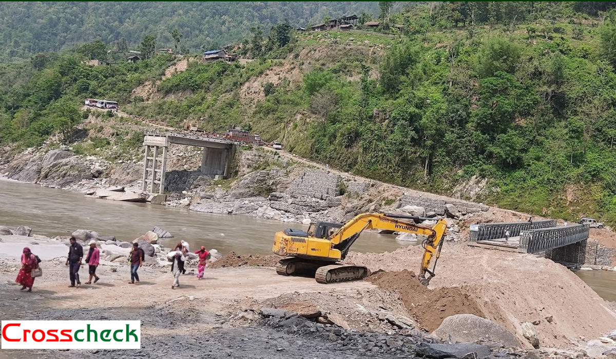 सुनकोशीको बेलिब्रिज झिकिएपछि समस्यामा स्थानीय