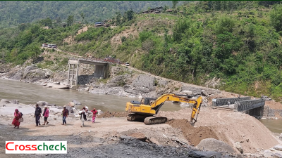 सुनकोशीको बेलिब्रिज झिकिएपछि समस्यामा स्थानीय