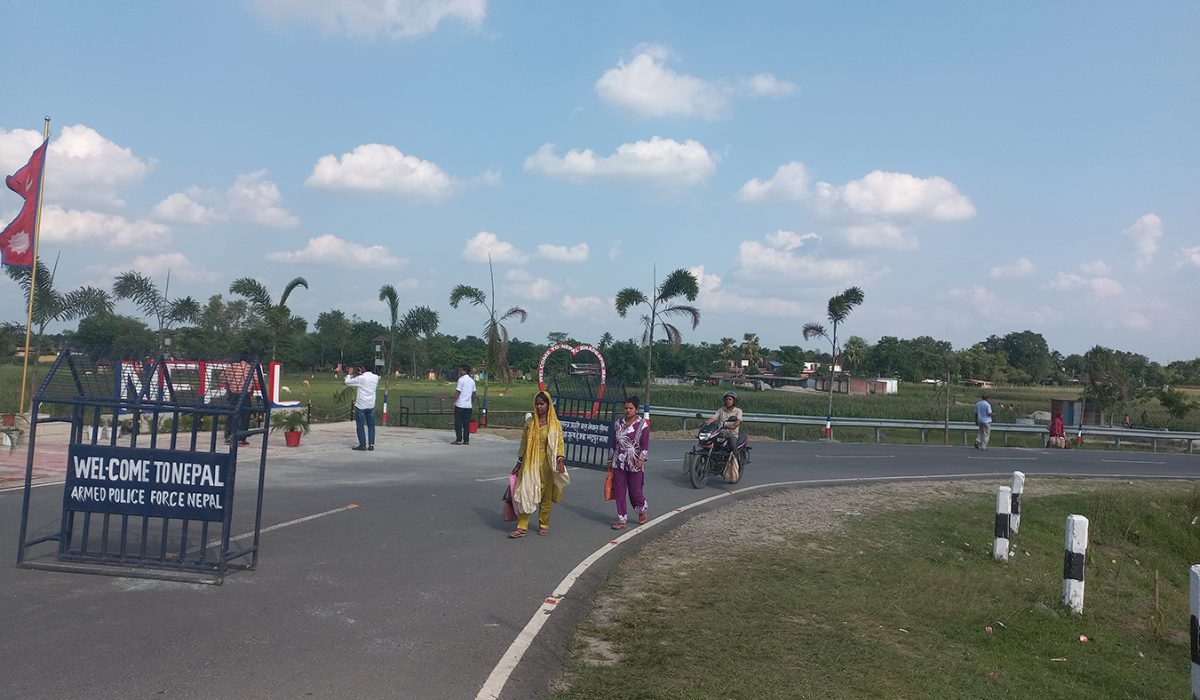 भन्सार कडाइसँगै भद्रपुर बजारमा चहलपहल, नेपाली व्यवसायी खुसी   
