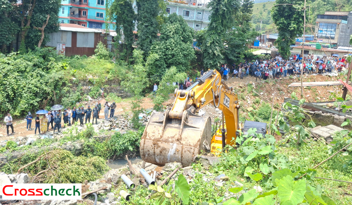 सर्वसाधारणलाई उठिबास लगाएपछि फिर्केको दायाँबायाँ ‘फुटट्रेल’, ‘एलइडी’ले सजाइने सर्वसाधारणलाई उठिबास लगाएपछि फिर्केको दायाँबायाँ ‘फुटट्रेल’, ‘एलइडी’ले सजाइने