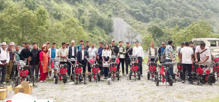 किसानलाई अनुदानमा यान्त्रिक हलो वितरण
