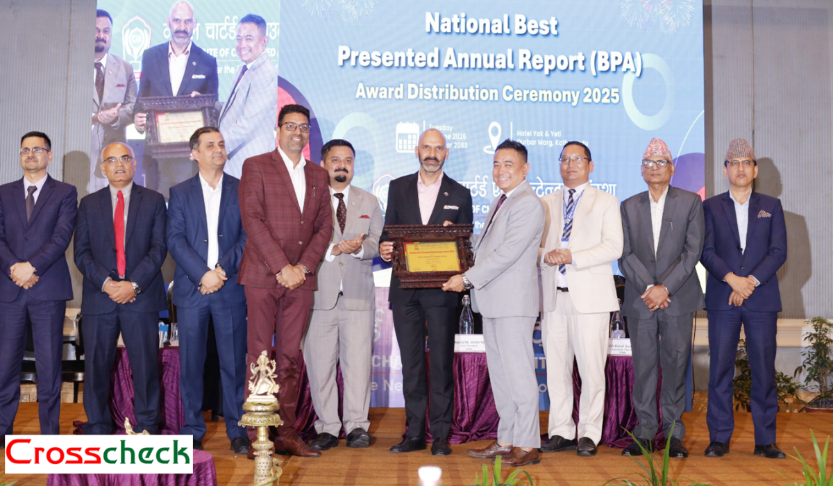 नेपाल लाइफ गोल्ड अवार्डबाट सम्मानित, नयाँ उचाइतर्फ अग्रसर हुँदै
