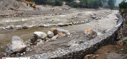 माझीटार बस्ती जोगाउन तटबन्ध निर्माण